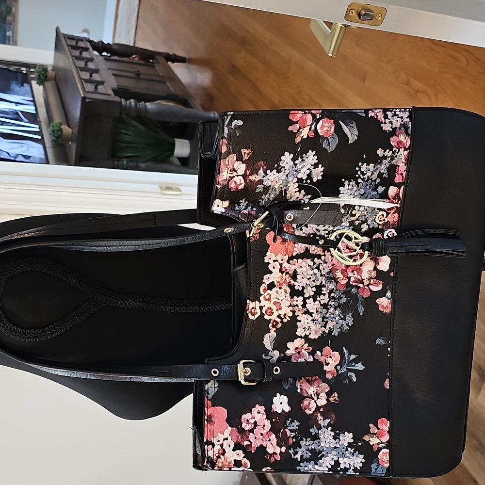 Shoulder Bag {NWT} - Picture 3 of 16